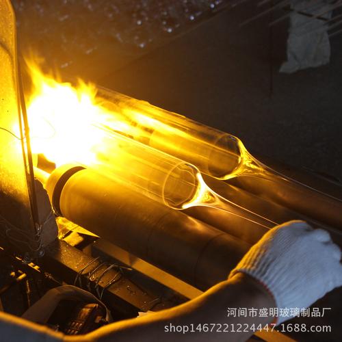 玻璃器皿生产厂家,坐落于河北省河间市城东开发区沧保路北侧,工厂占地